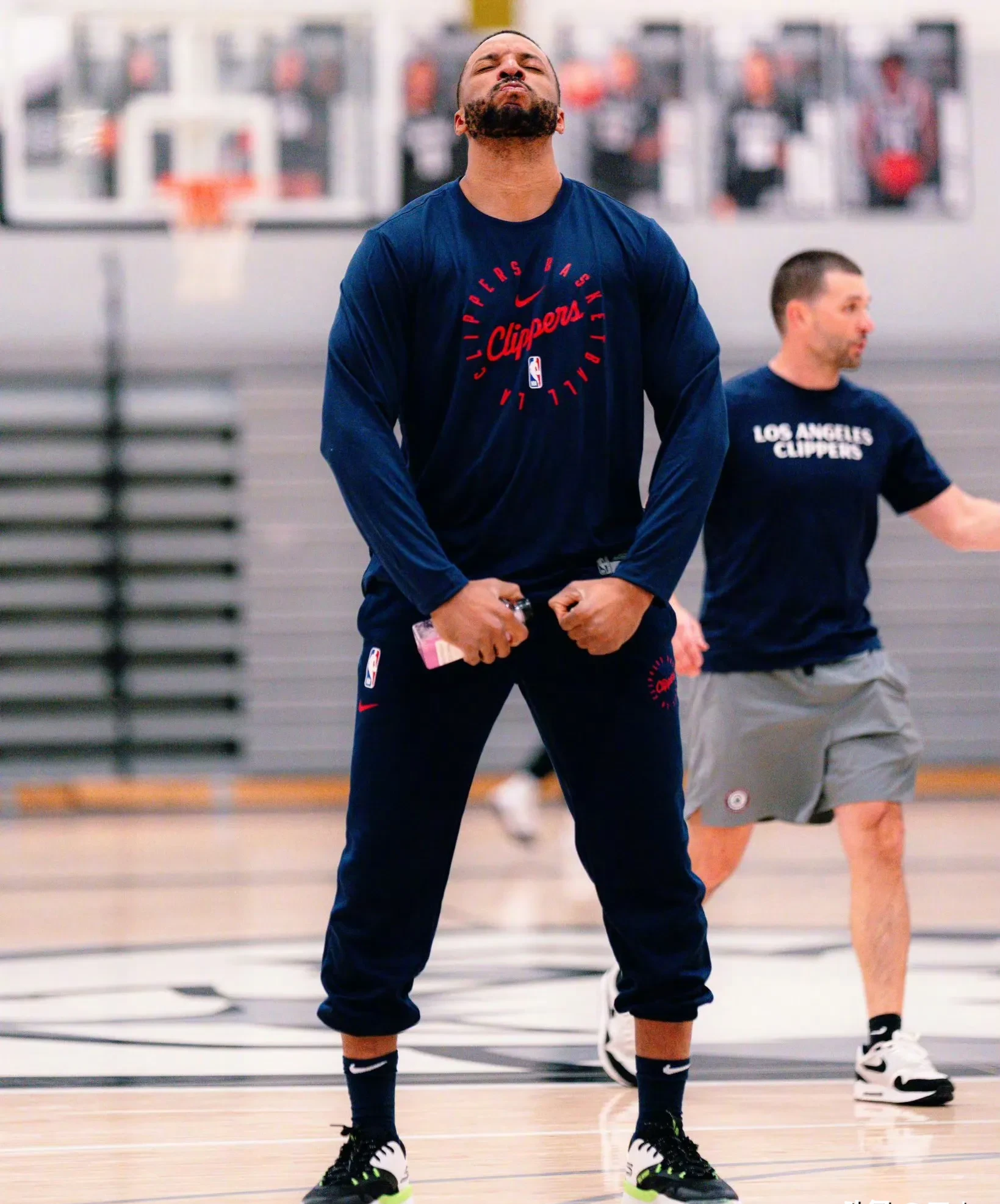 KPL电竞竞猜 -密尔沃基雄鹿发布备战花絮，冲刺阶段远射贴柱，德甲任务艰巨，轮换策略成焦点 