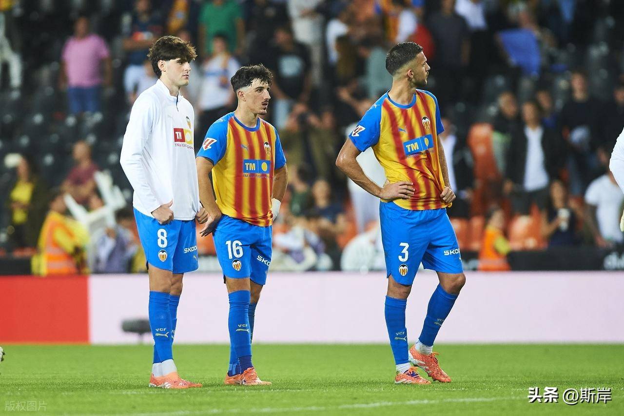 KPL网址 -包含国际比赛日瓦伦西亚主帅复盘：欧冠节点到来，引发热议，年轻球员得到机会的词条