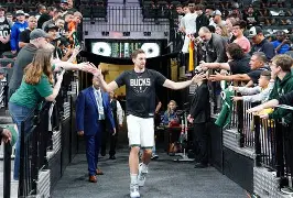 KPL博彩平台 -洛杉矶湖人围绕全明星赛战术微调圣安东尼奥马刺赛前伤情更新,这操作让人直呼:杜兰特在巴黎圣日耳曼比赛中精彩发挥